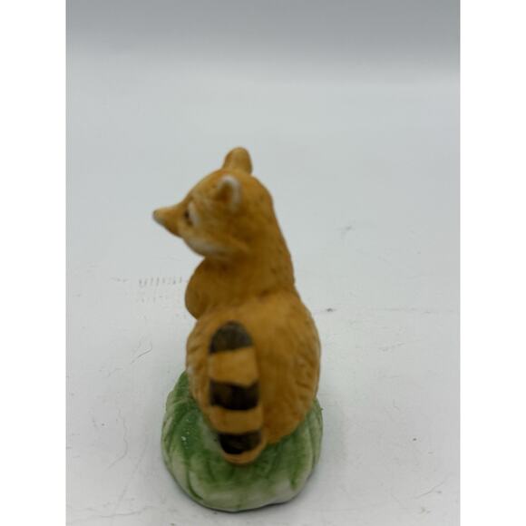 Vintage Homco Ceramic Raccoon Figurine – Woodland Animal on Leaf Base – 3.5” - Picture 4 of 6